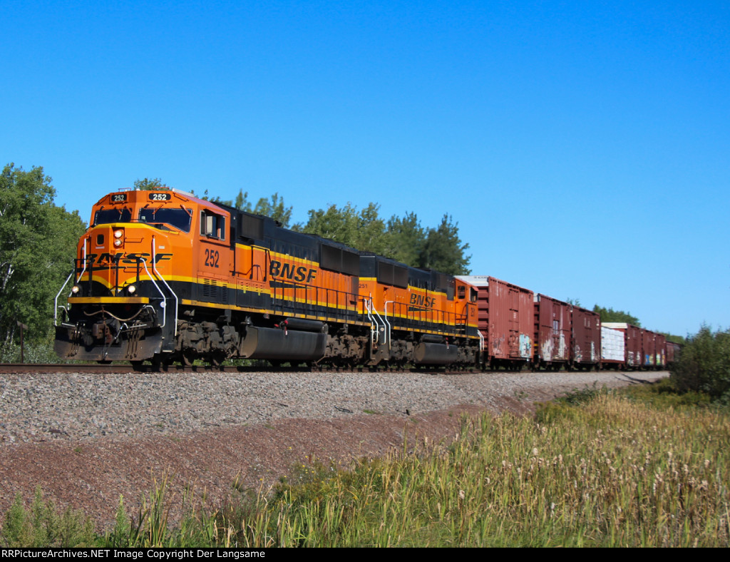 BNSF 252 H-SUPNTW